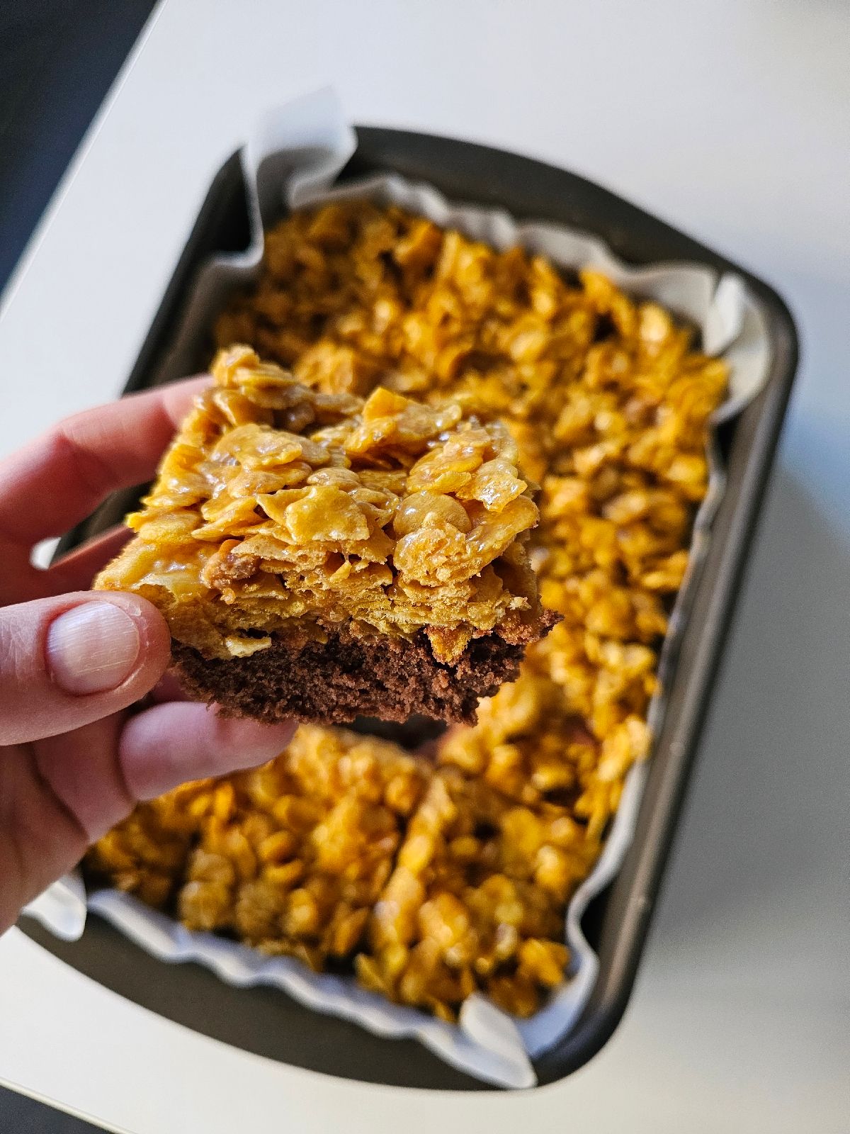 Fotografie din rețeta Brownie cu topping de caramel si fulgi de porumb
