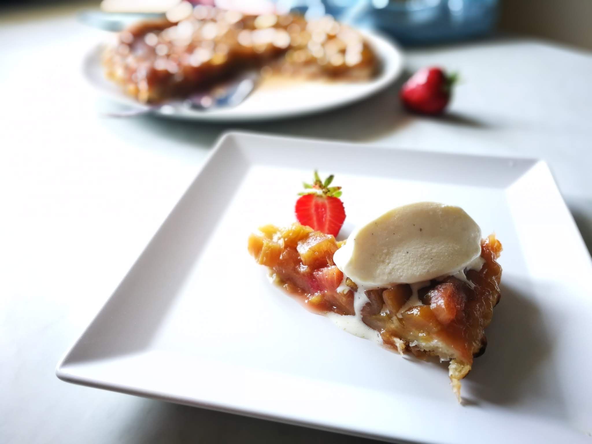 Fotografie din rețeta Tarta Tatin cu rubarba