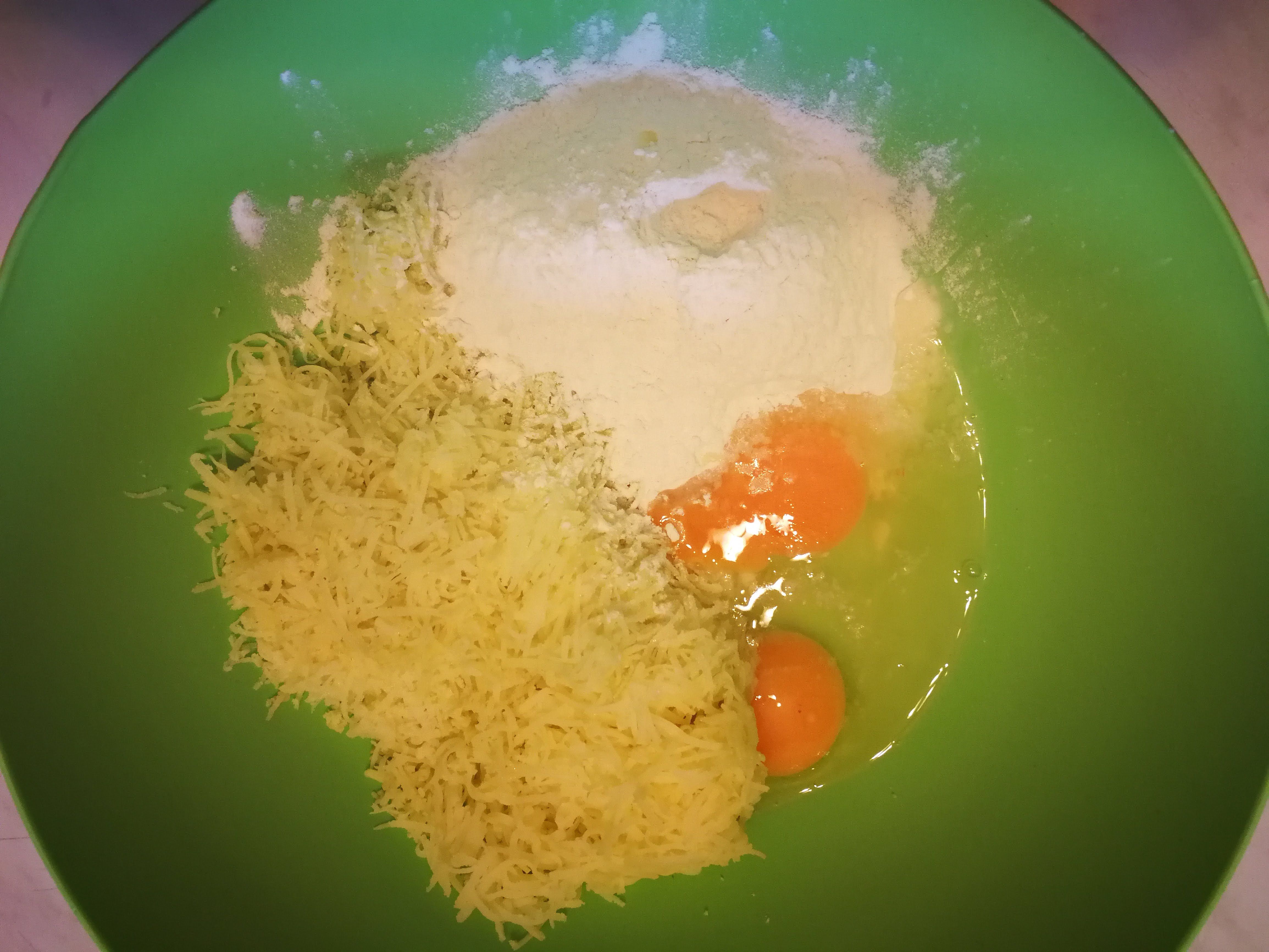 Fotografie din rețeta Gnocchi cu pesto si crema de turmeric