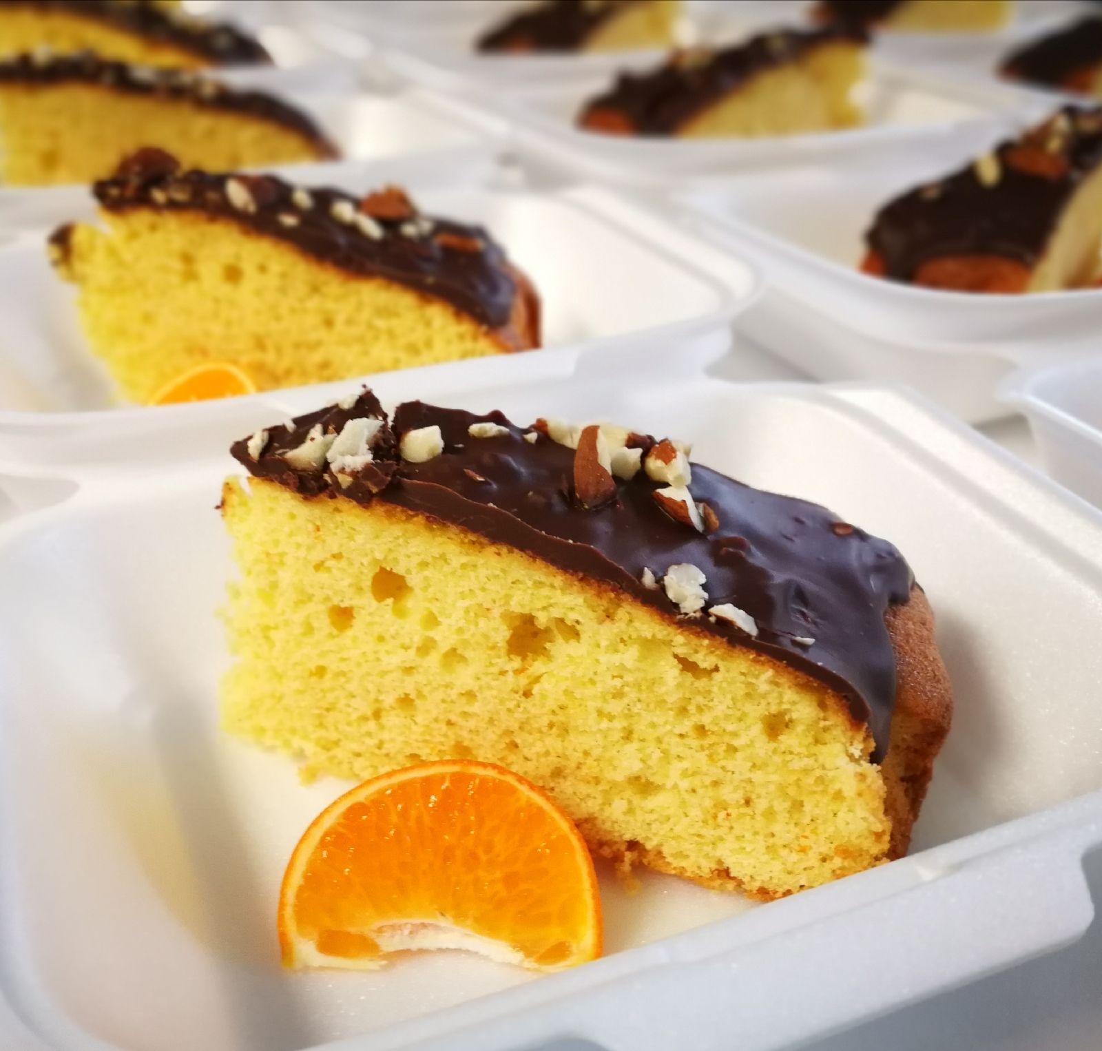 Fotografie din rețeta Panettone cu portocale și glazură de ciocolată neagră