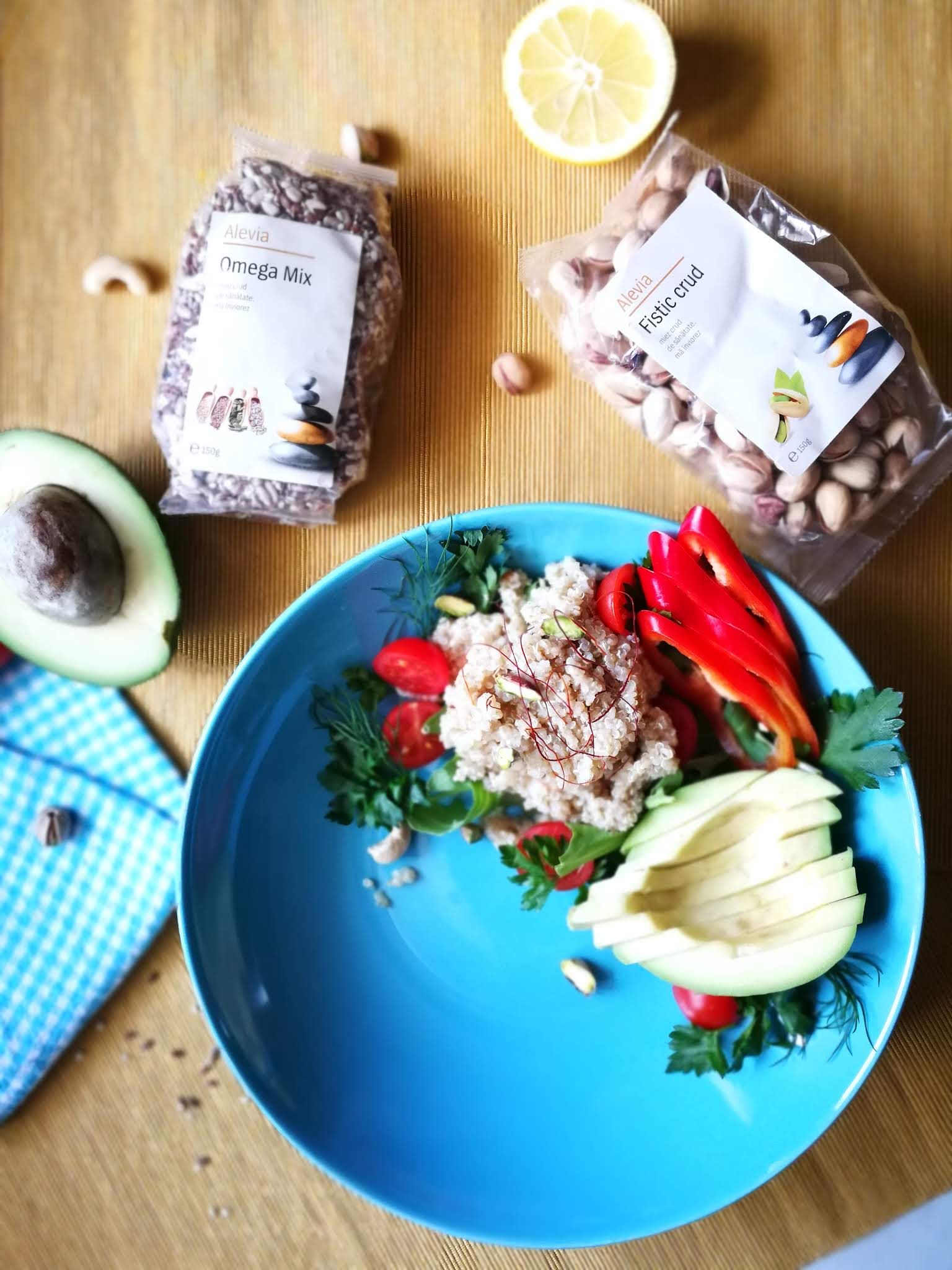 Fotografie din rețeta Salata cu quinoa și avocado