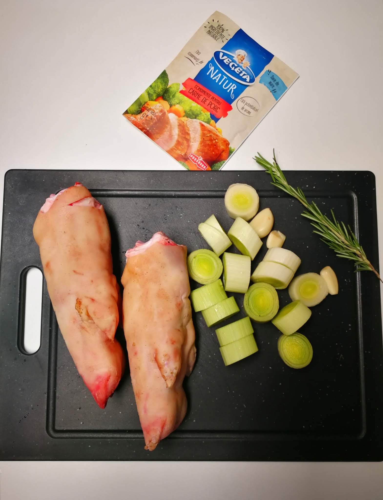 Fotografie din rețeta Picioare de porc cu merișoare și cartofi striviți