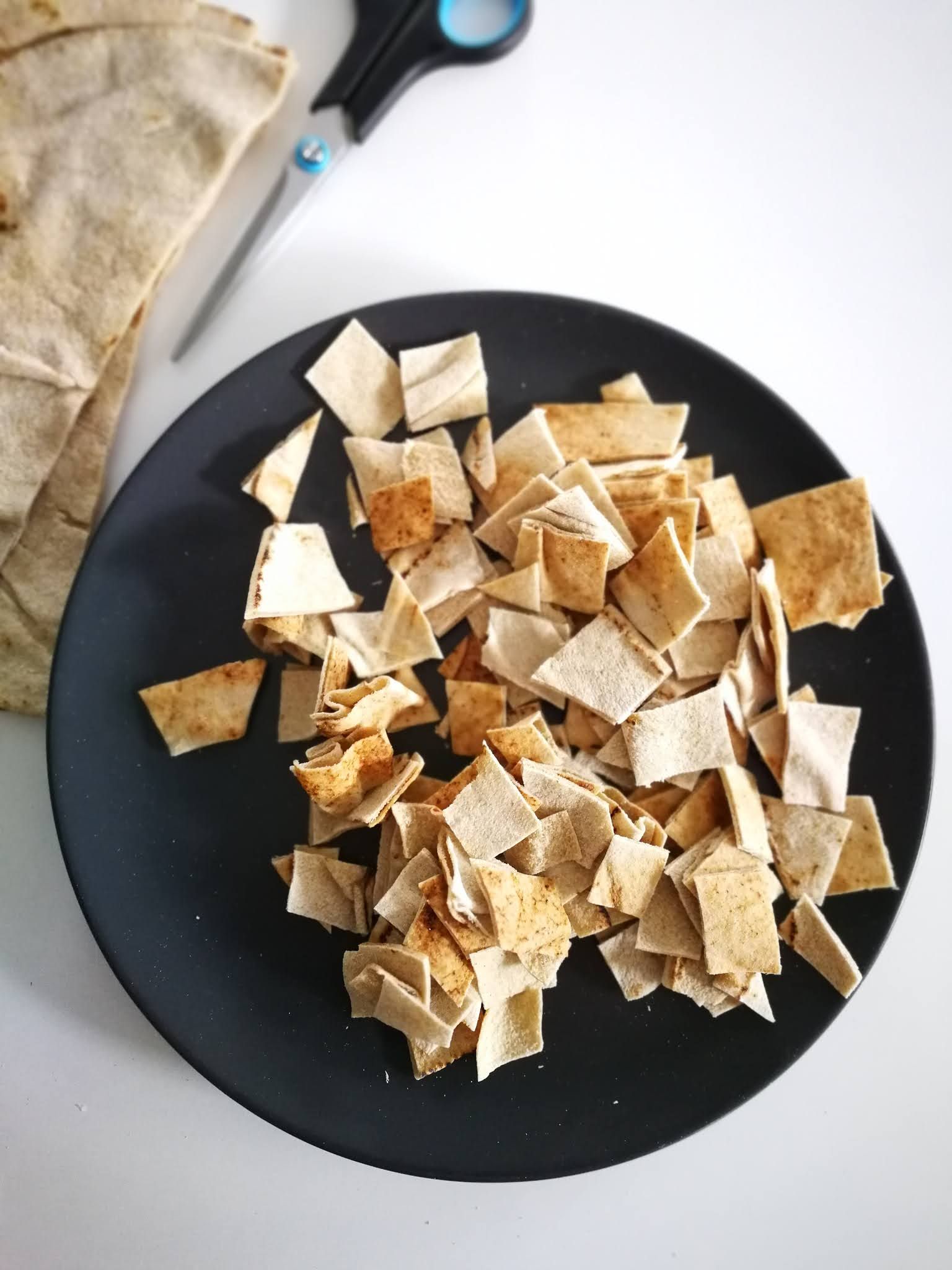 Fotografie din rețeta Salata fattoush cu lipie crocantă