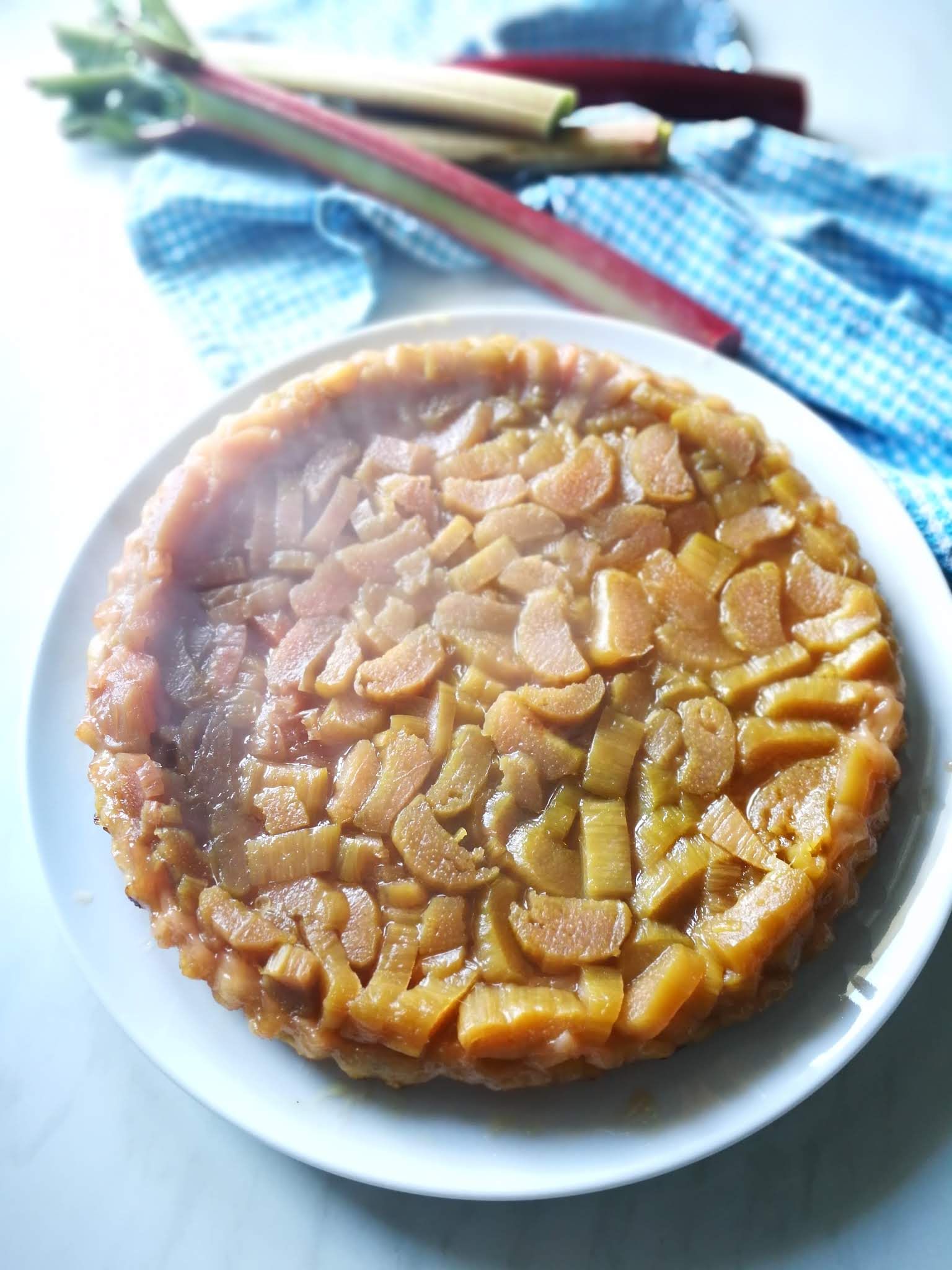 Fotografie din rețeta Tarta Tatin cu rubarba