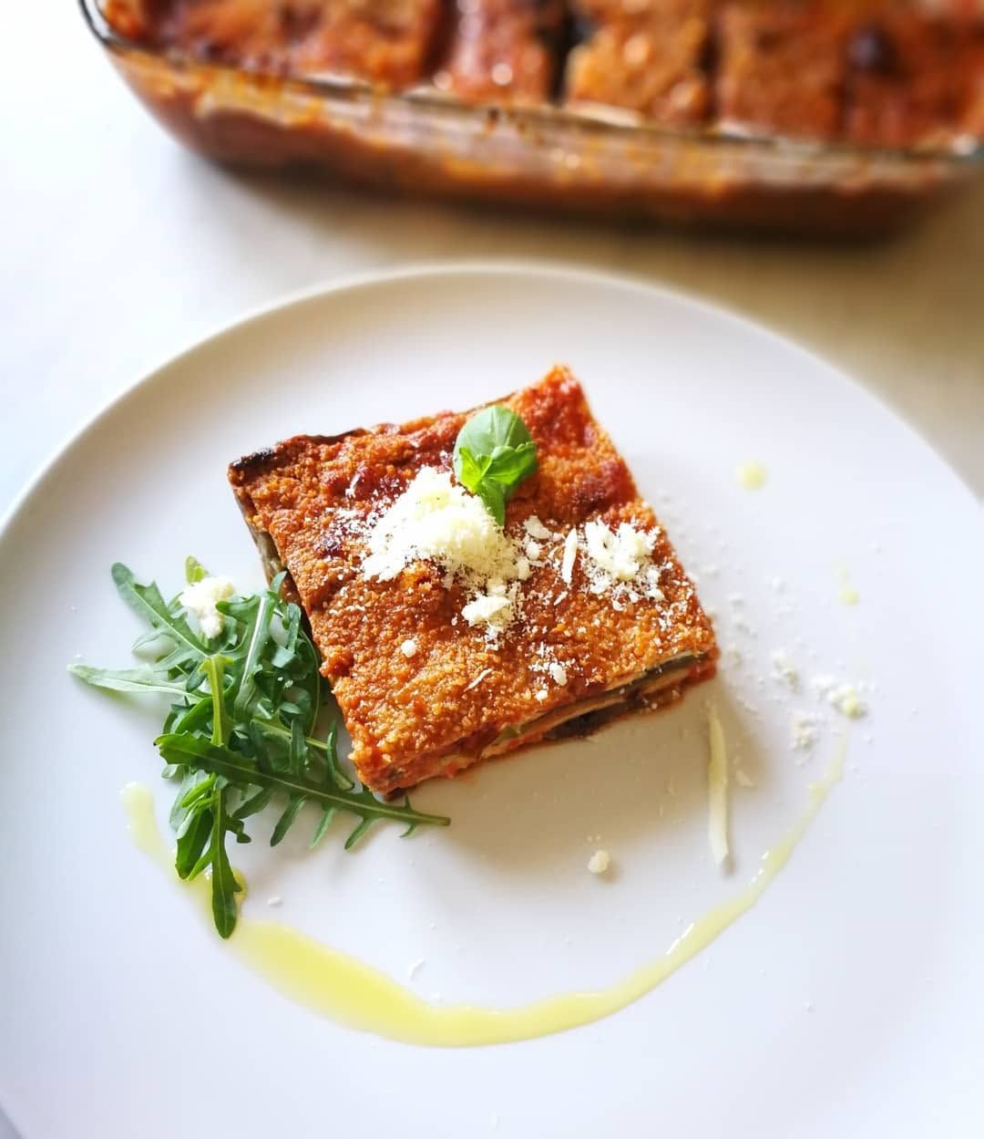 Fotografie din rețeta Parmigiana cu vinete și dovlecei de post