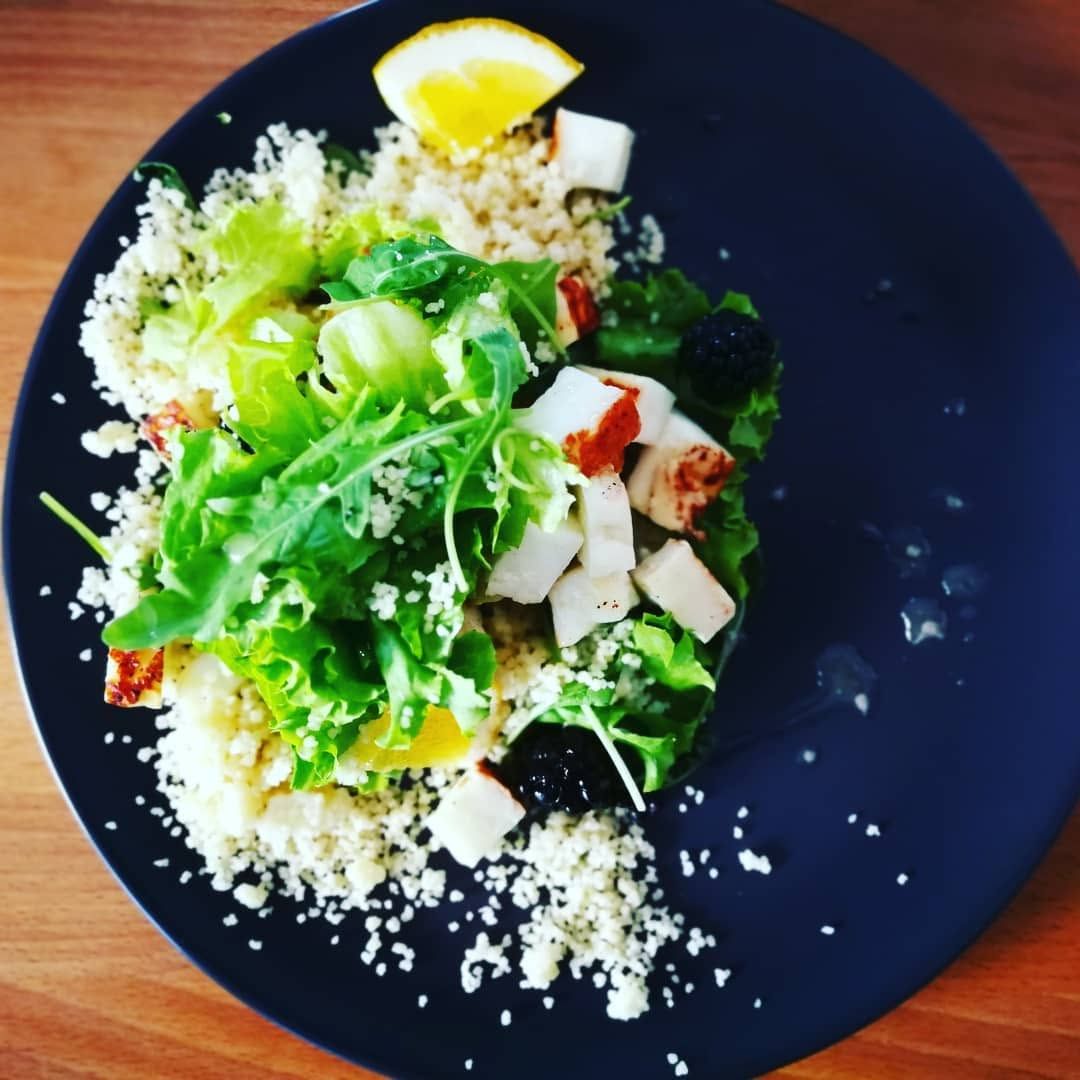 Fotografie din rețeta Salată de cușcuș cu halloumi