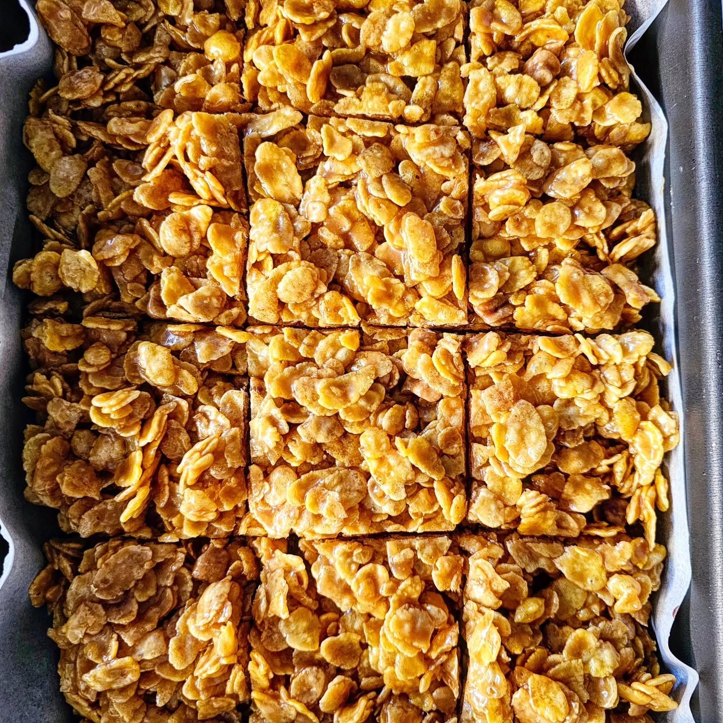 Fotografie din rețeta Brownie cu topping de caramel si fulgi de porumb