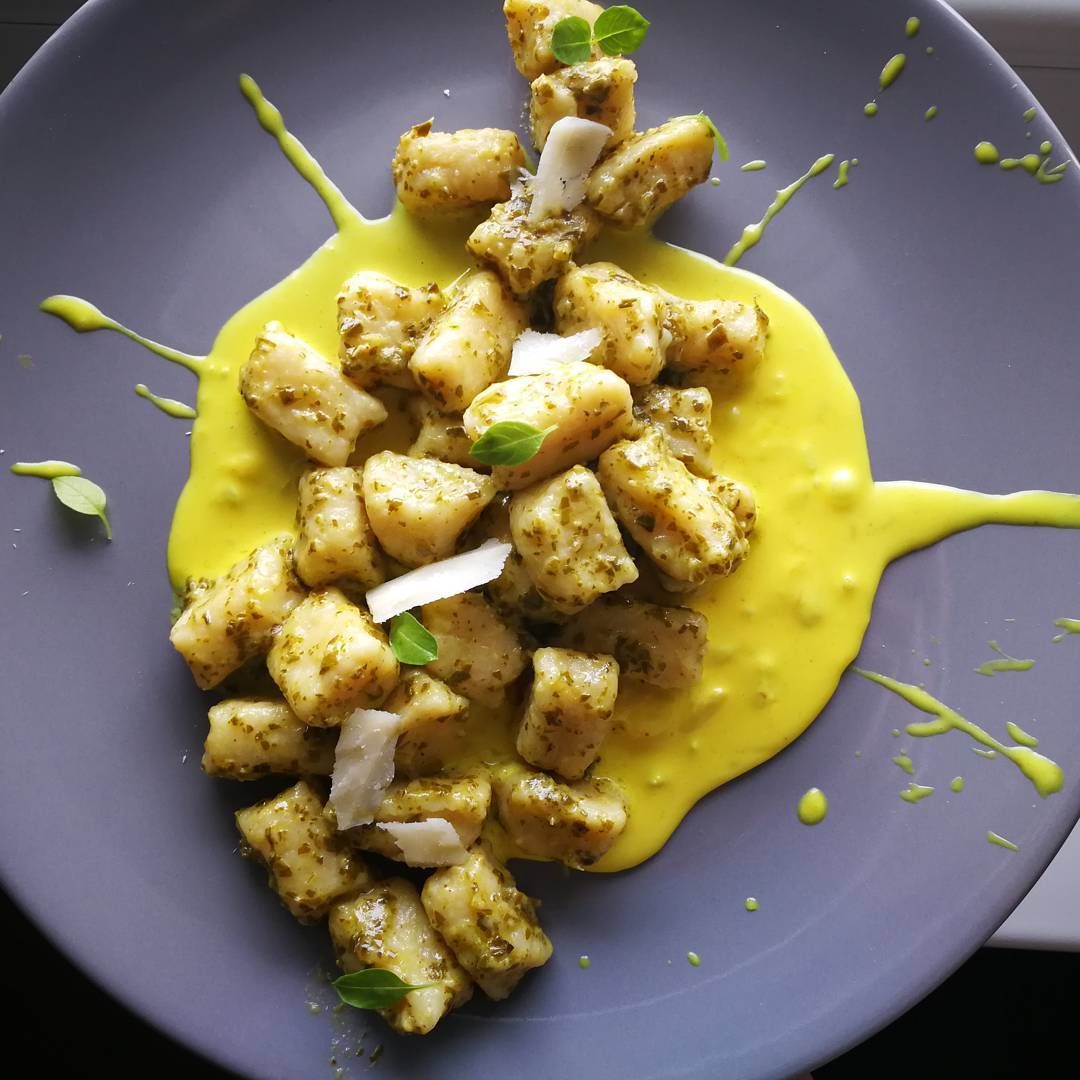 Fotografie din rețeta Gnocchi cu pesto si crema de turmeric