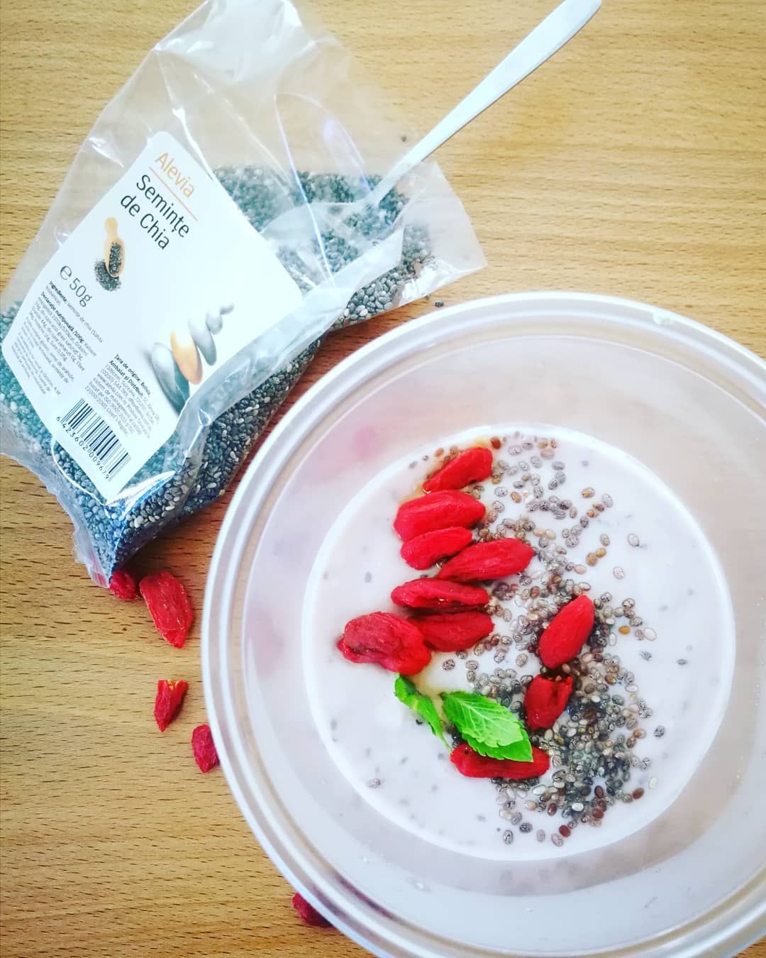 Fotografie din rețeta Budincă de iaurt cu goji și chia